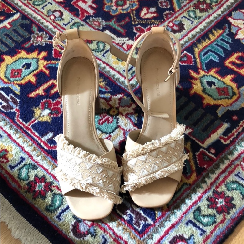 Pour la Victoire nude heels